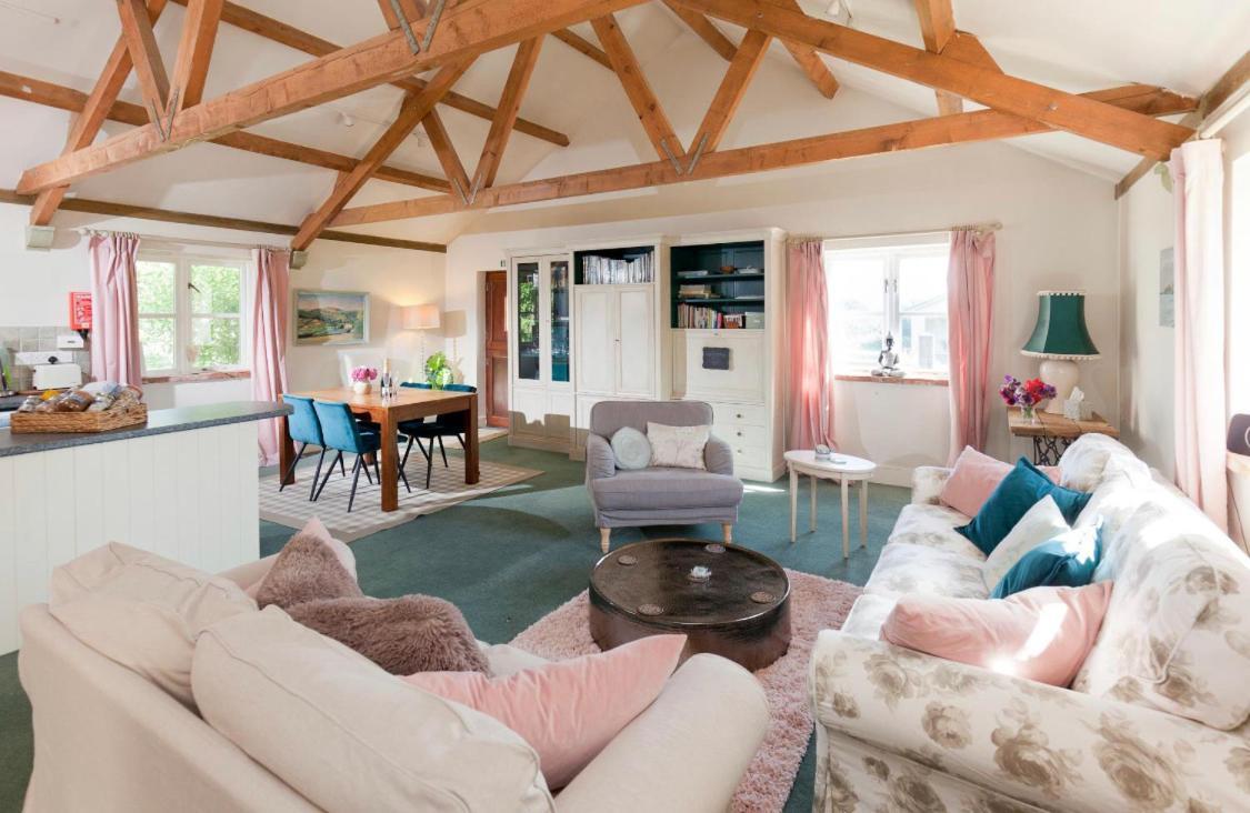 Spacious Swallow Cottage Tisbury Dış mekan fotoğraf
