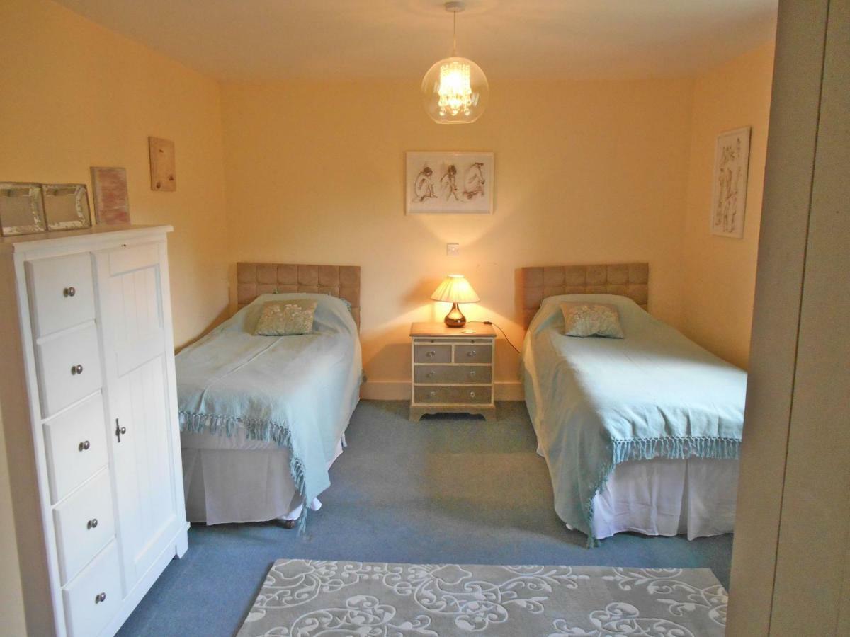 Spacious Swallow Cottage Tisbury Dış mekan fotoğraf